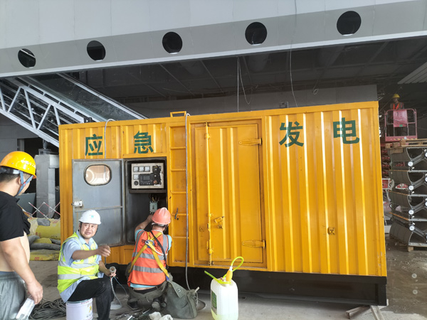巴音郭楞怎样判断空气滤清器是否需要更换？